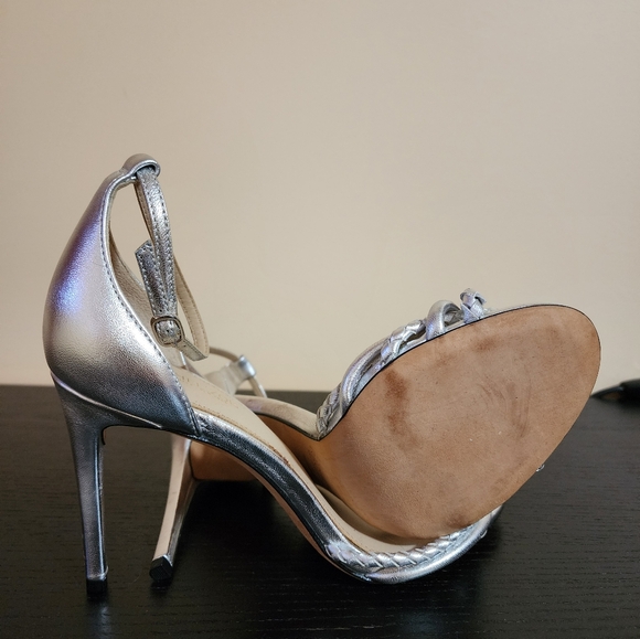 Heels - Picture 7 of 8